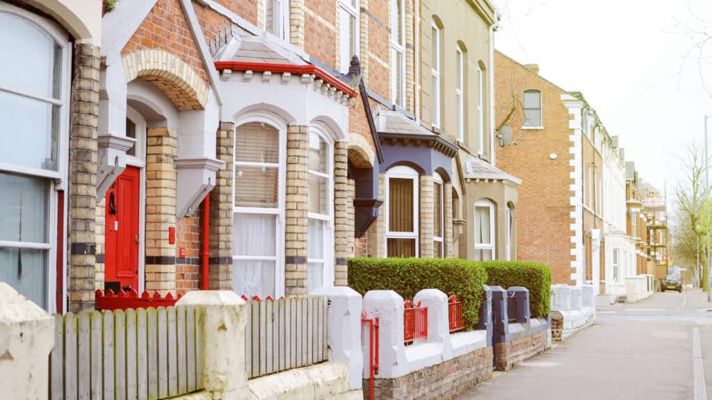 Person considering how to respond to a Party Wall Notice letter Kingston upon Hull.